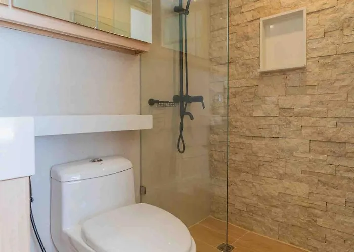 Apartahotel Bgc In Mckinley Hill With Washer And With Views Manila