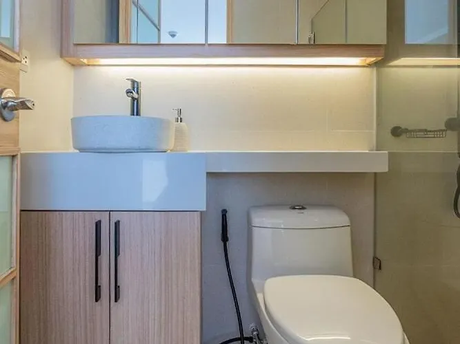 Bgc In Mckinley Hill With Washer And With Views Apartahotel 3*